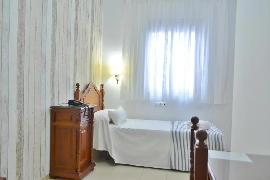 Habitación Individual — Hotel Marisa, Córdoba